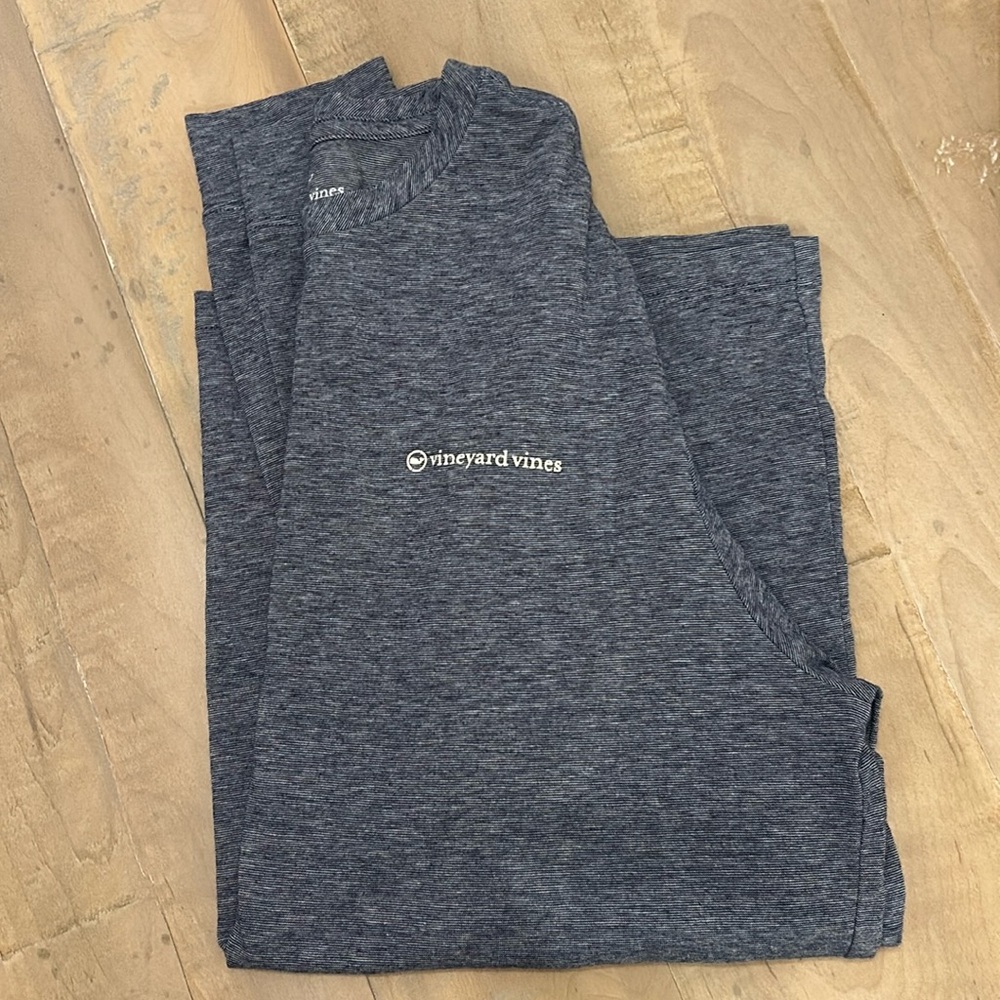 Vineyard Vines long sleeve t-shirt. Boys XL (18)